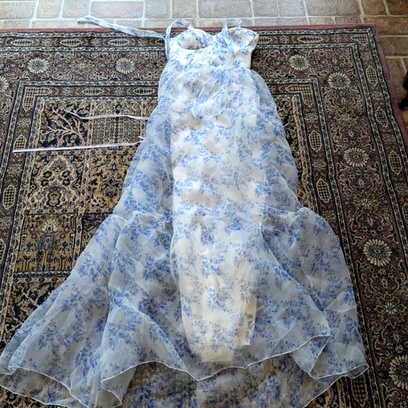 Formal long dress - Picture 1 of 2